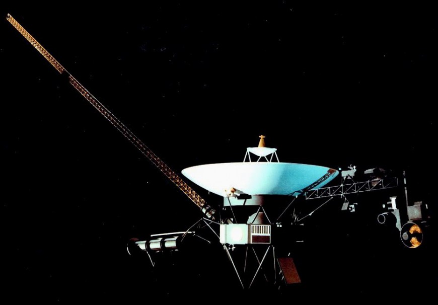 Voyager_probe1-870x606.jpg.1a42280194285d5b2bd6c6cb8ffaaa4a.jpg